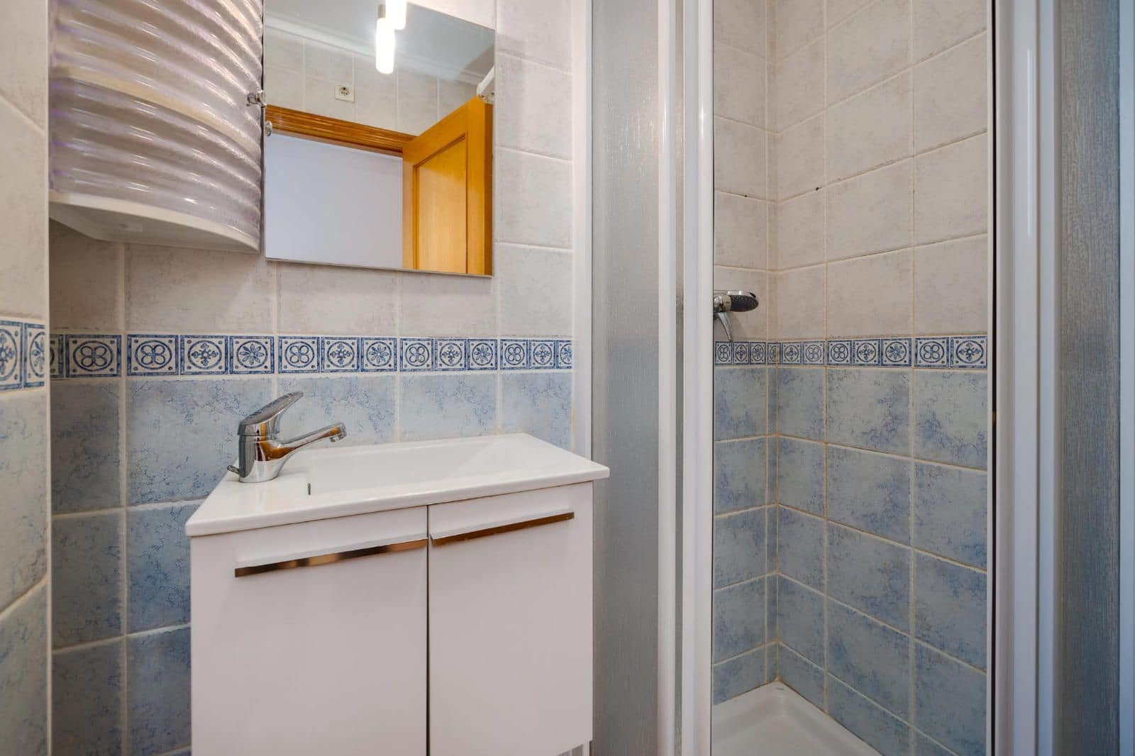 3 bedroom Flat for sale in Jacarilla with pool - € 129,000 (Ref: 9401901)