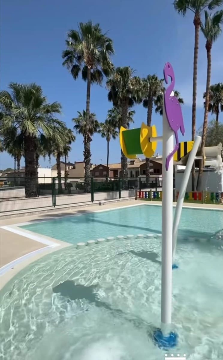 3 bedroom Flat for sale in Jacarilla with pool - € 129,000 (Ref: 9401901)