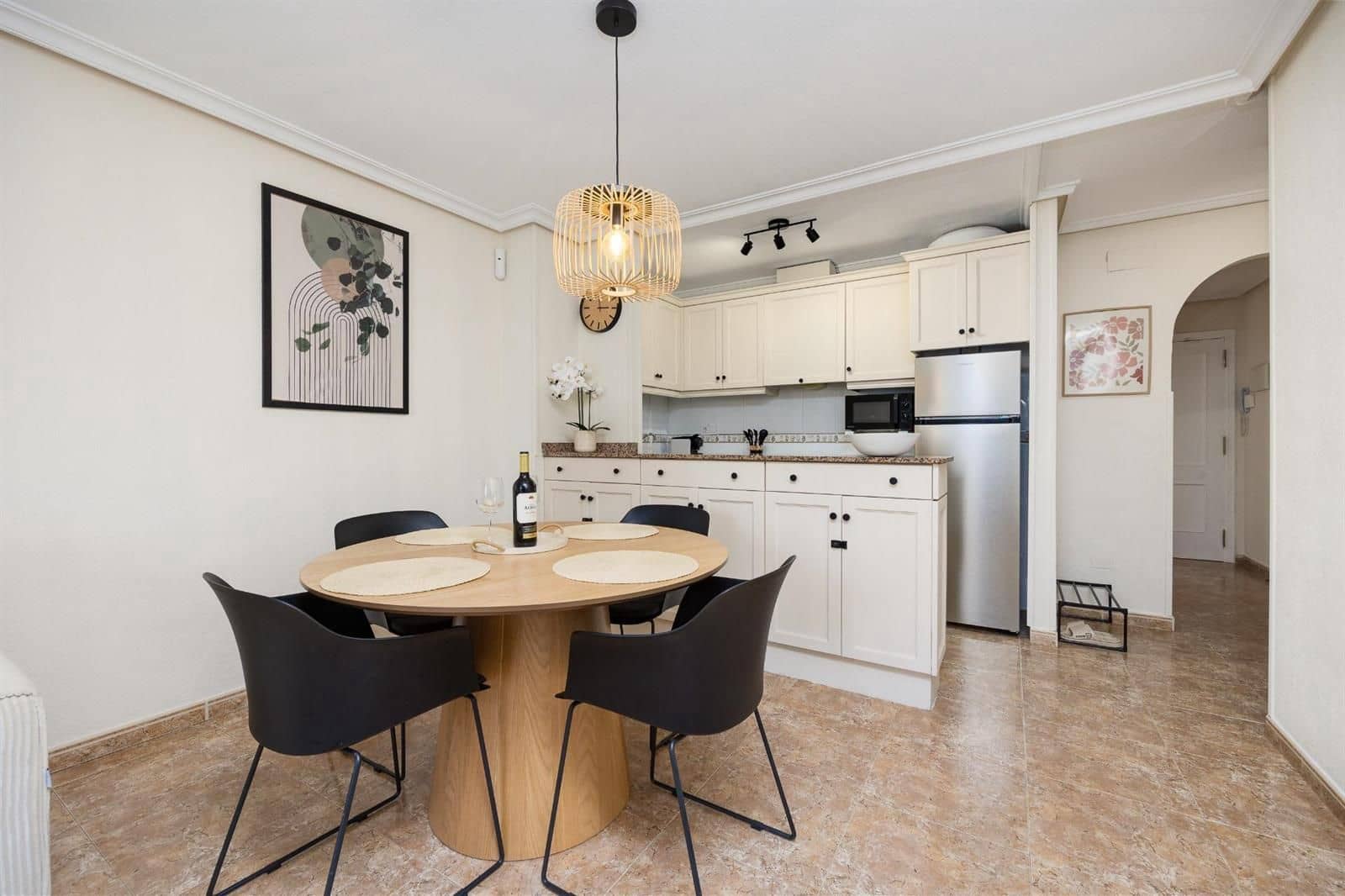 Piso de 1 habitación en Torrevieja en venta con piscina - 138.000 € (Ref: 9401906)