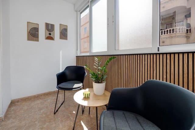 Piso de 1 habitación en Centro, Torrevieja en venta con piscina - 138.000 € (Ref: 9401906)