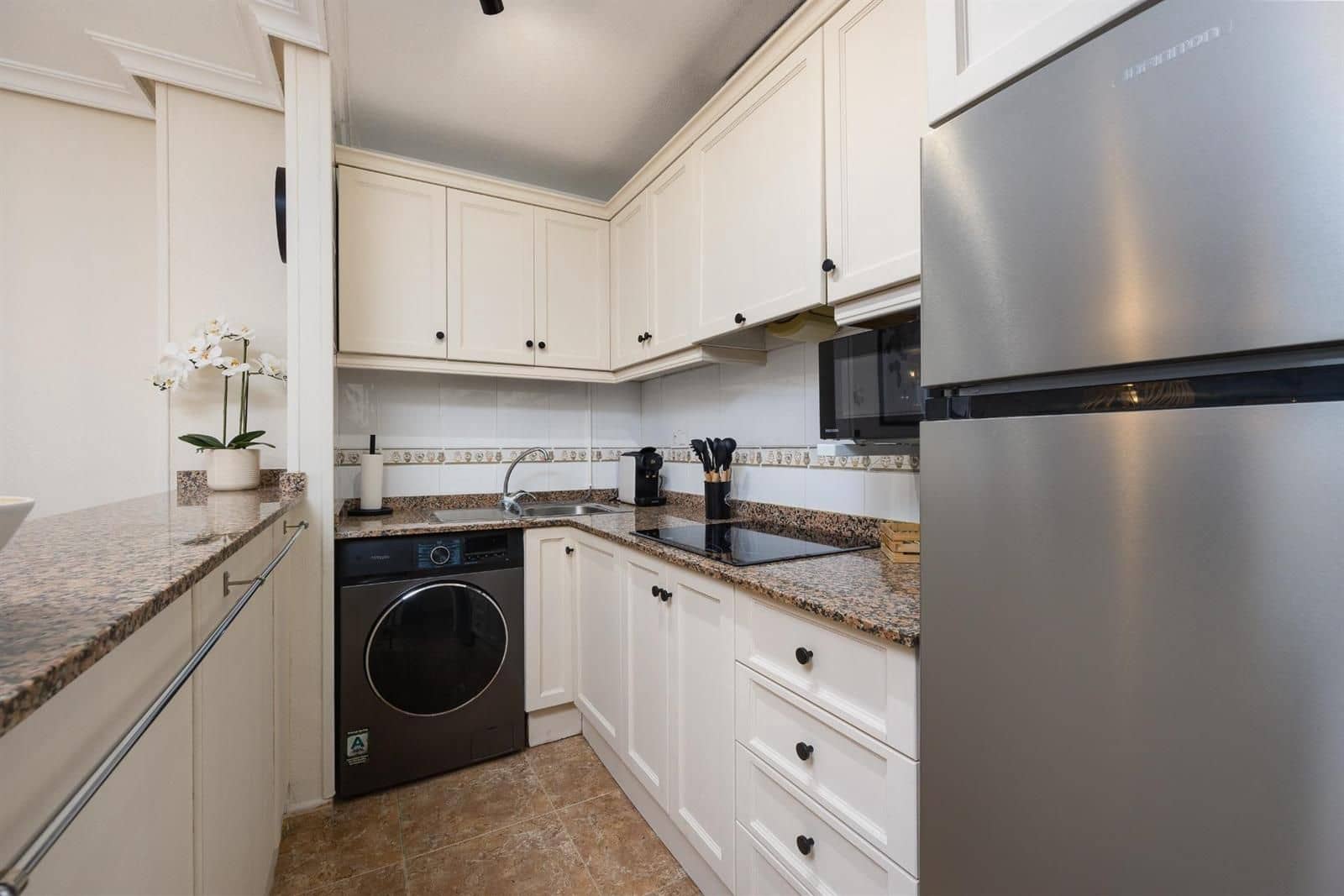 Piso de 1 habitación en Torrevieja en venta con piscina - 138.000 € (Ref: 9401906)