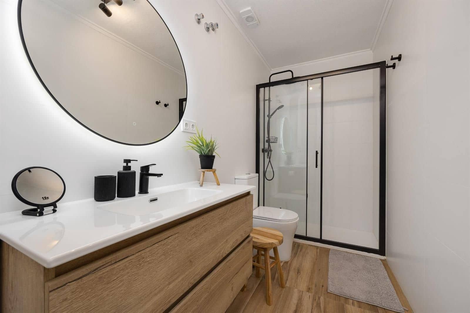 Piso de 1 habitación en Torrevieja en venta con piscina - 138.000 € (Ref: 9401906)