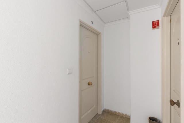 2 Zimmer Wohnung zu verkaufen in Centro, Torrevieja mit Pool Garage - 170.000 € (Ref: 9401907)