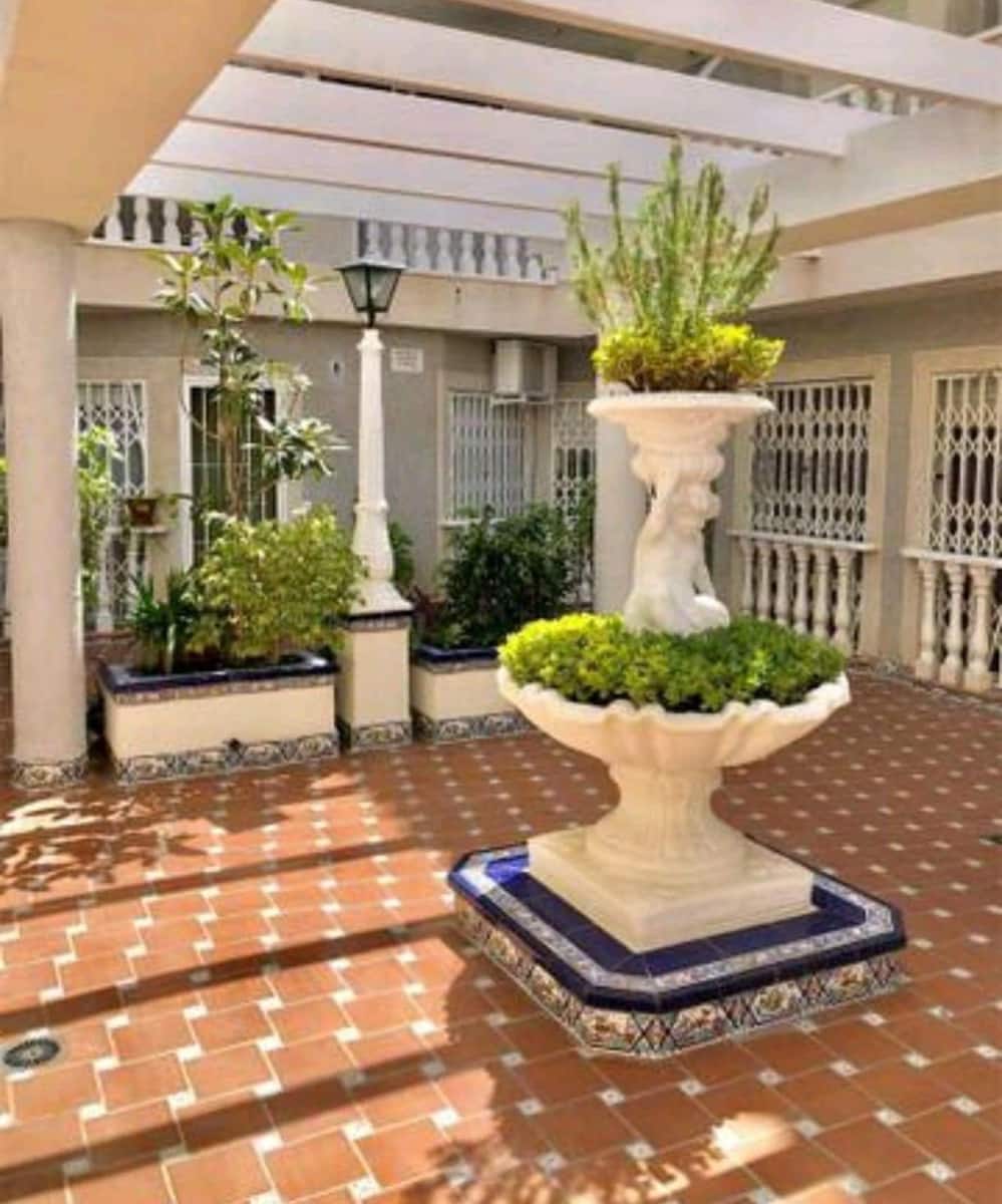 Appartement à vendre à Torrevieja - 79 000 € (Ref: 9401910)