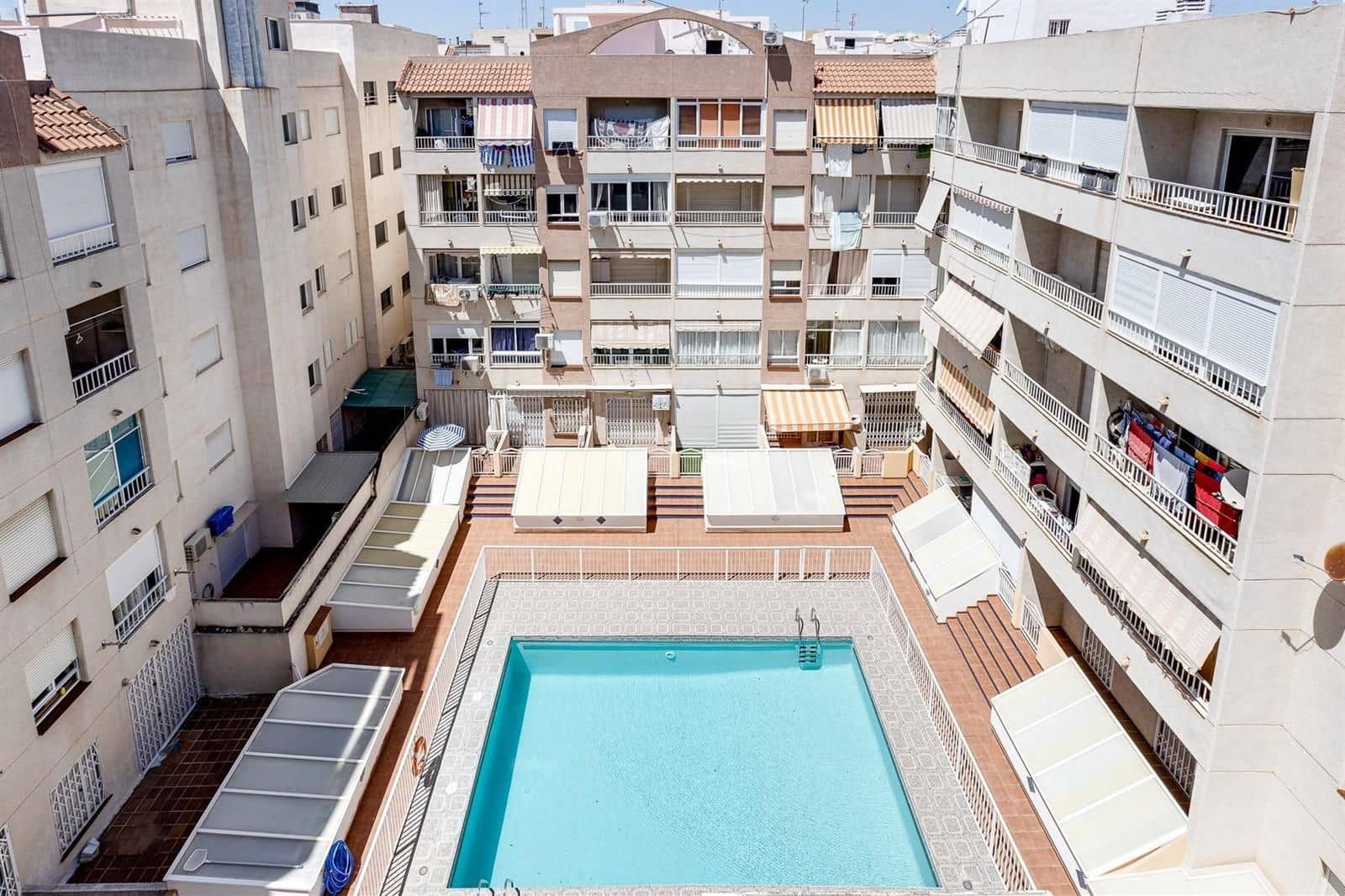 2 chambre Appartement à vendre à Torrevieja avec piscine garage - 139 900 € (Ref: 9401913)
