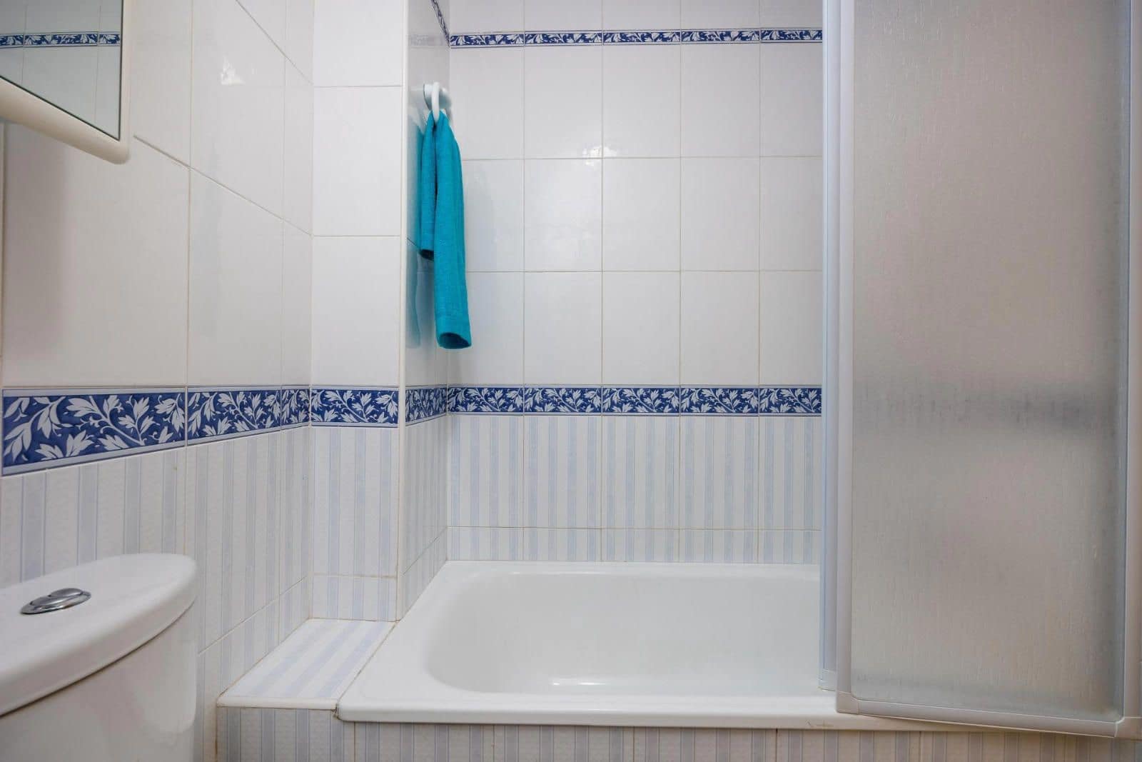 Piso de 2 habitaciones en Torrevieja en venta - 131.000 € (Ref: 9401917)