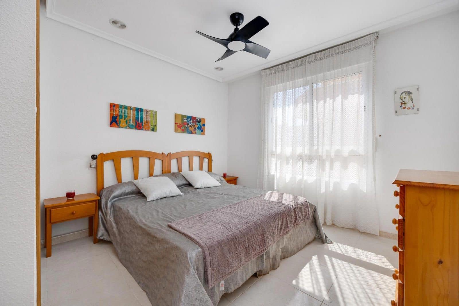 Piso de 2 habitaciones en Torrevieja en venta - 131.000 € (Ref: 9401917)