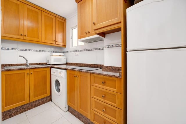 Piso de 2 habitaciones en Avenida Habaneras - Curva de Palangre, Torrevieja en venta - 131.000 € (Ref: 9401917)