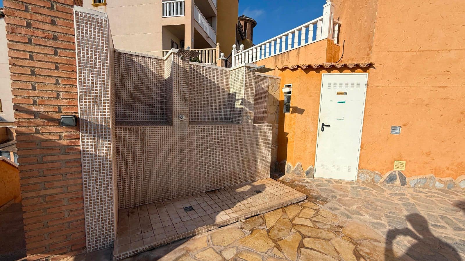 2 makuuhuone Asunto myytävänä paikassa Orihuela Costa mukana uima-altaan - 159 000 € (Ref: 9401920)