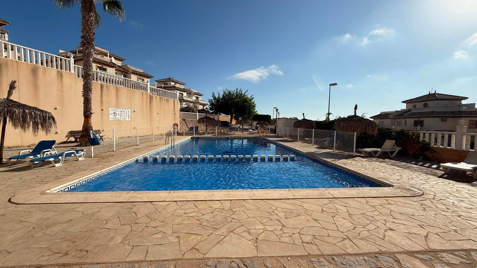 2 makuuhuone Asunto myytävänä paikassa Orihuela Costa mukana uima-altaan - 159 000 € (Ref: 9401920)