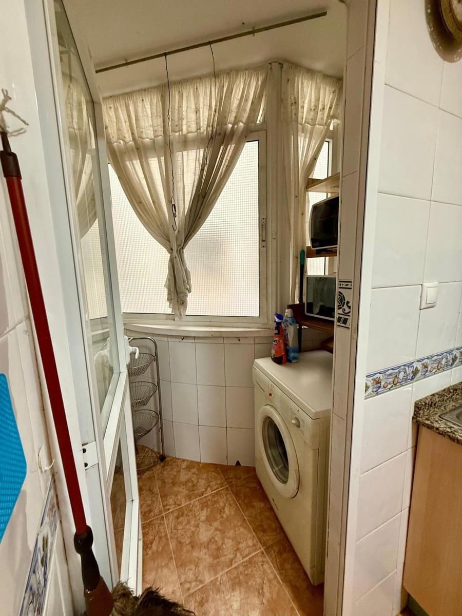 2 makuuhuone Asunto myytävänä paikassa Torrevieja mukana 
autotalli - 146 000 € (Ref: 9401923)