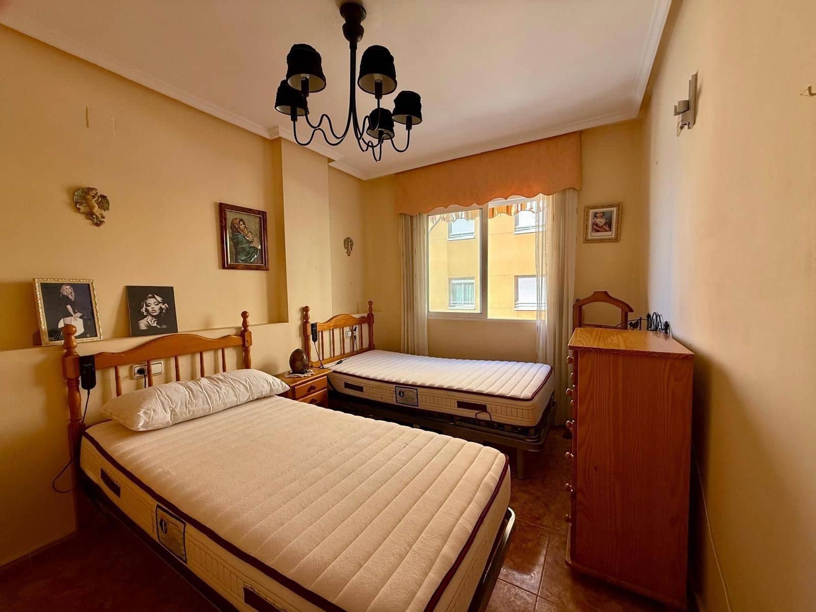 2 makuuhuone Asunto myytävänä paikassa Torrevieja mukana 
autotalli - 146 000 € (Ref: 9401923)