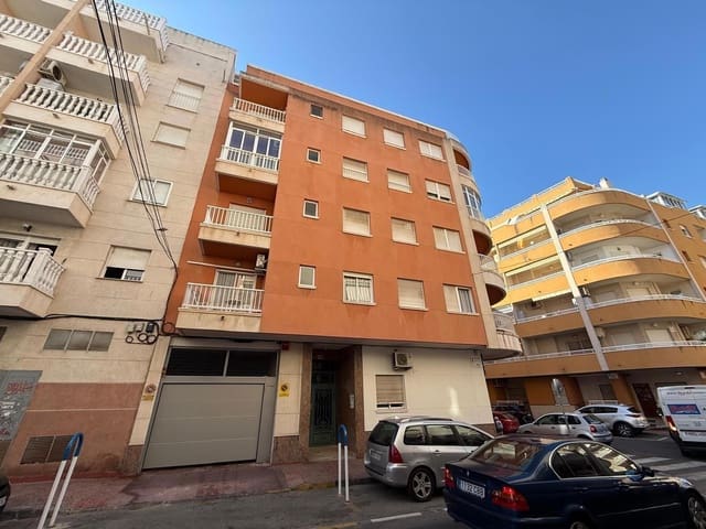 2 makuuhuone Asunto myytävänä paikassa Centro, Torrevieja mukana 
autotalli - 146 000 € (Ref: 9401923)