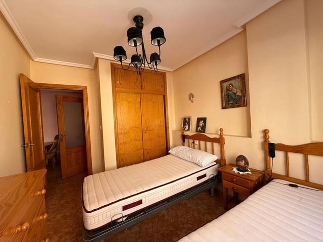 2 makuuhuone Asunto myytävänä paikassa Centro, Torrevieja mukana 
autotalli - 146 000 € (Ref: 9401923)