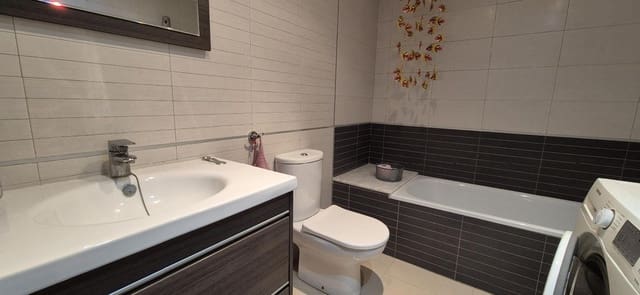 2 slaapkamer Penthouse te koop in Centro - Muelle Pesquero, Torrevieja met garage - € 187.900 (Ref: 9401925)