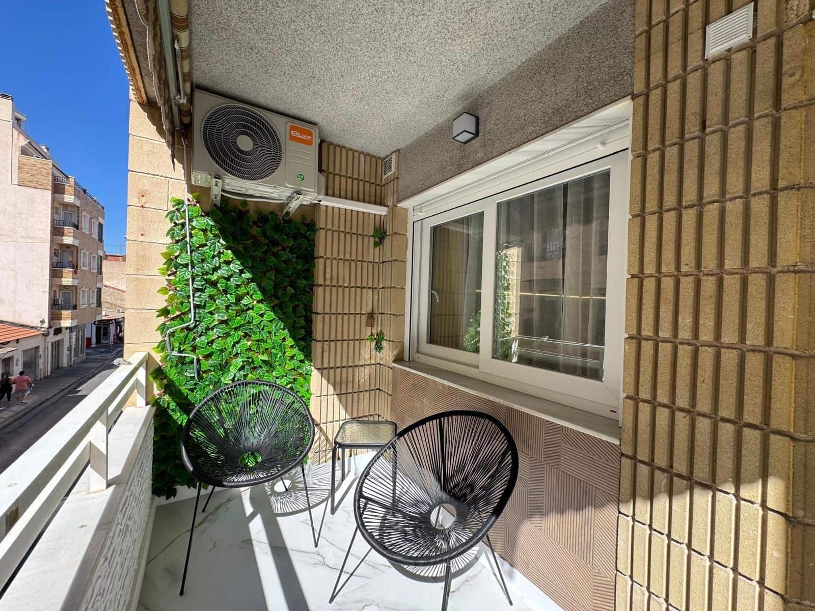 3 sovrum Lägenhet till salu i Torrevieja - 239 000 € (Ref: 9401927)