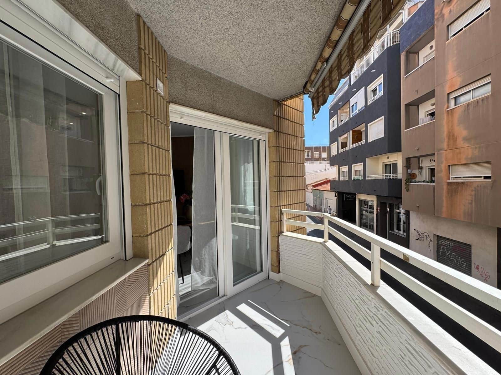 3 sovrum Lägenhet till salu i Torrevieja - 239 000 € (Ref: 9401927)