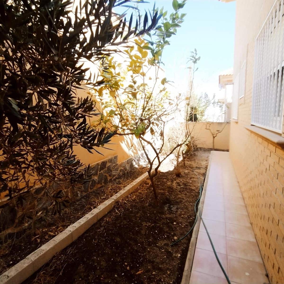 3 makuuhuone Huvila myytävänä paikassa Ciudad Quesada mukana uima-altaan 
autotalli - 299 000 € (Ref: 9401933)