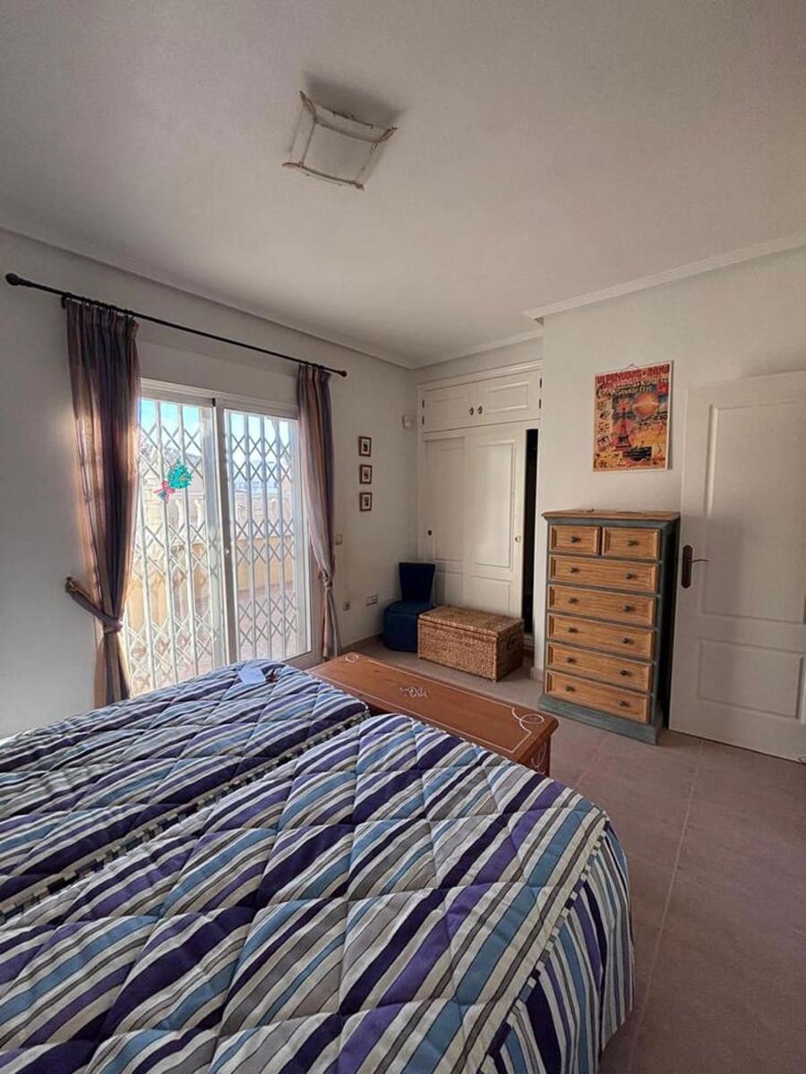 2 soverom Hus til salgs i Orihuela Costa med svømmebasseng - € 164 950 (Ref: 9402461)