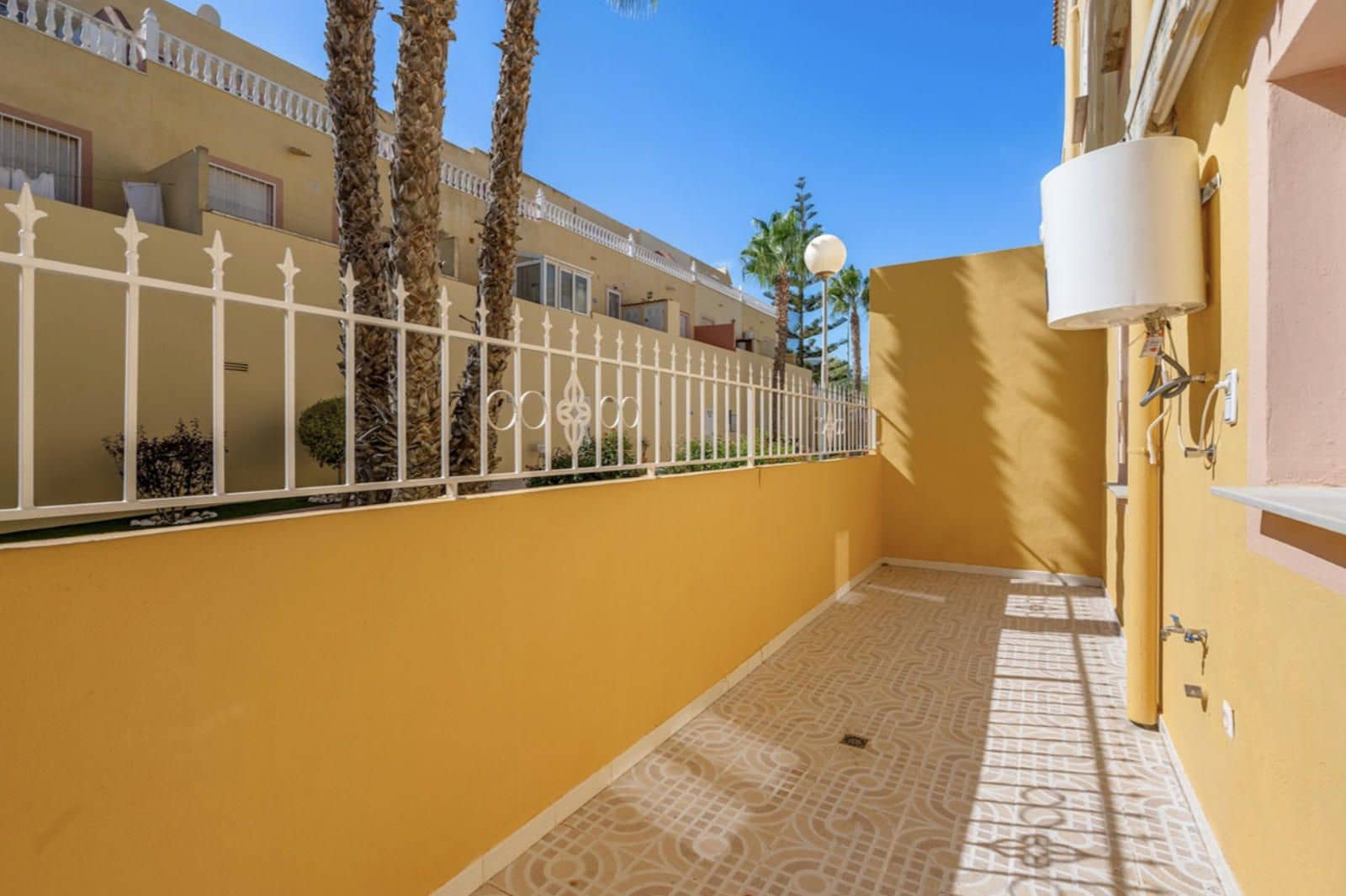 2 bedroom Villa for sale in Orihuela Costa with pool garage - € 199,000 (Ref: 9402704)
