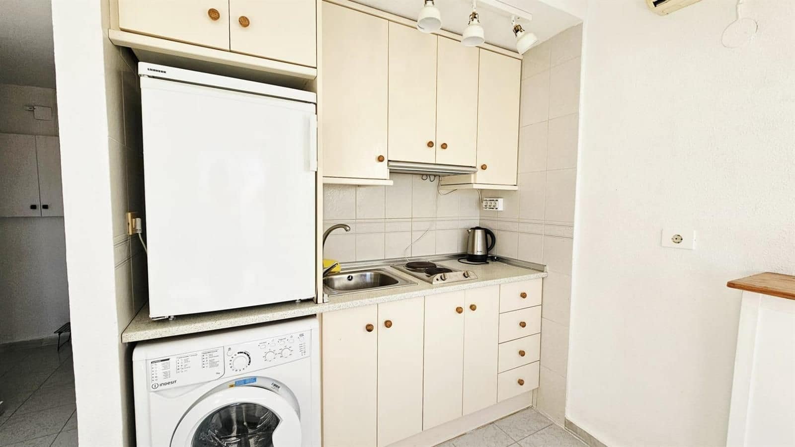 Flat for sale in Torrevieja with garage - € 86,260 (Ref: 9409710)