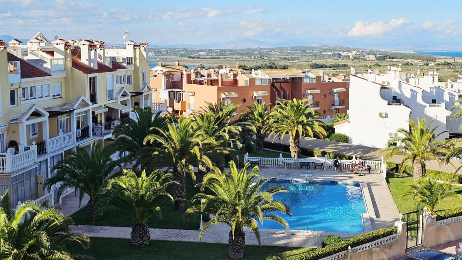 Flat for sale in Torrevieja with garage - € 86,260 (Ref: 9409710)