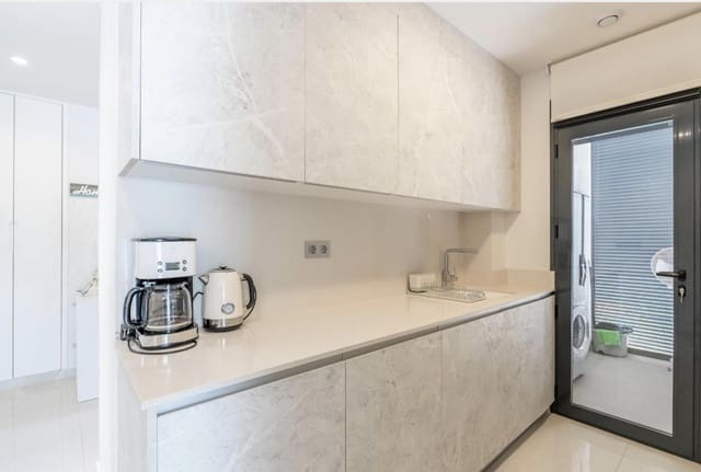 2 sovrum Lägenhet till salu i Centro, Torrevieja med pool garage - 219 500 € (Ref: 9413027)