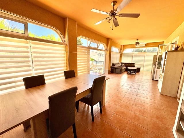 Chalet de 3 habitaciones en Dolores en venta con piscina - 469.000 € (Ref: 9420634)