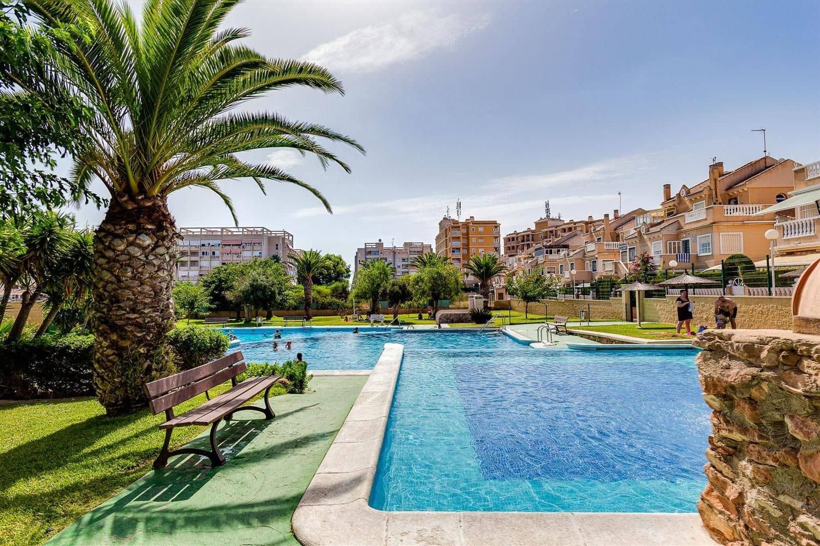 2 bedroom Villa for sale in Torrevieja with pool - € 183,900 (Ref: 9425851)