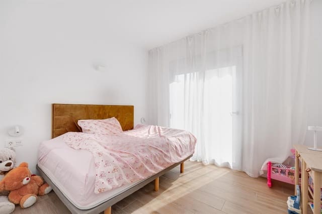 3 bedroom Villa for sale in Los Frutales, Torrevieja with pool - € 439,000 (Ref: 9425852)