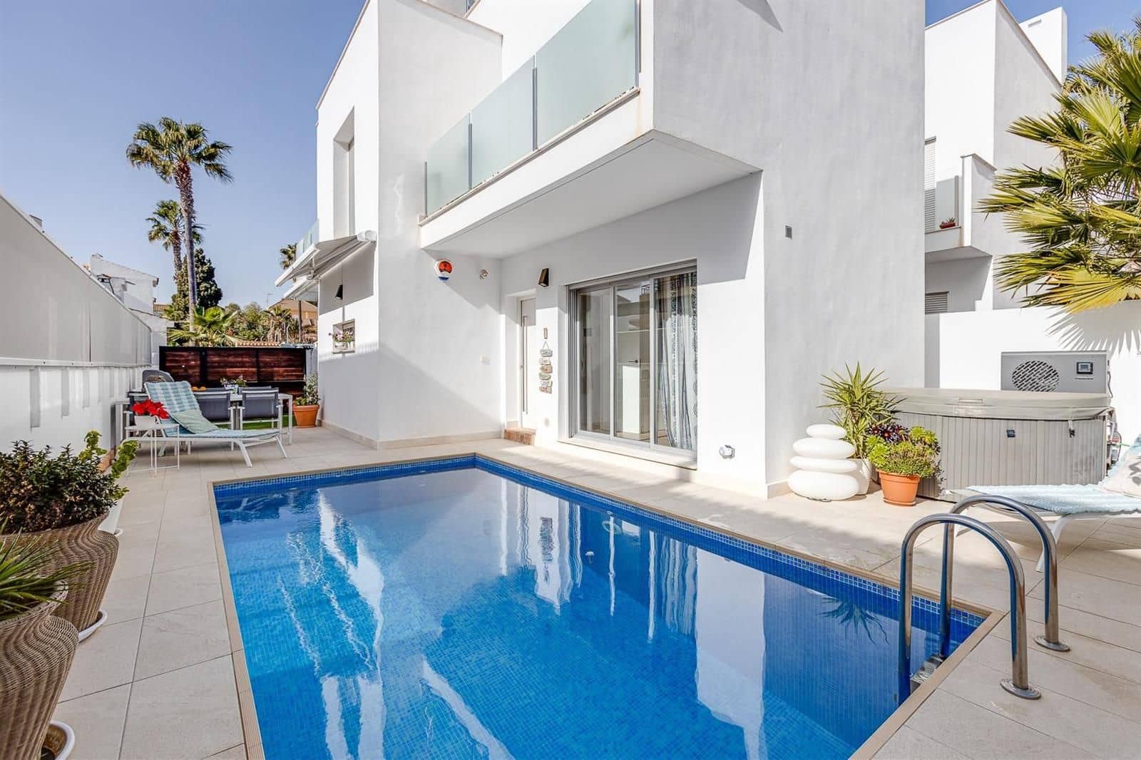 3 chambre Villa/Maison à vendre à Torrevieja avec piscine - 439 000 € (Ref: 9425852)