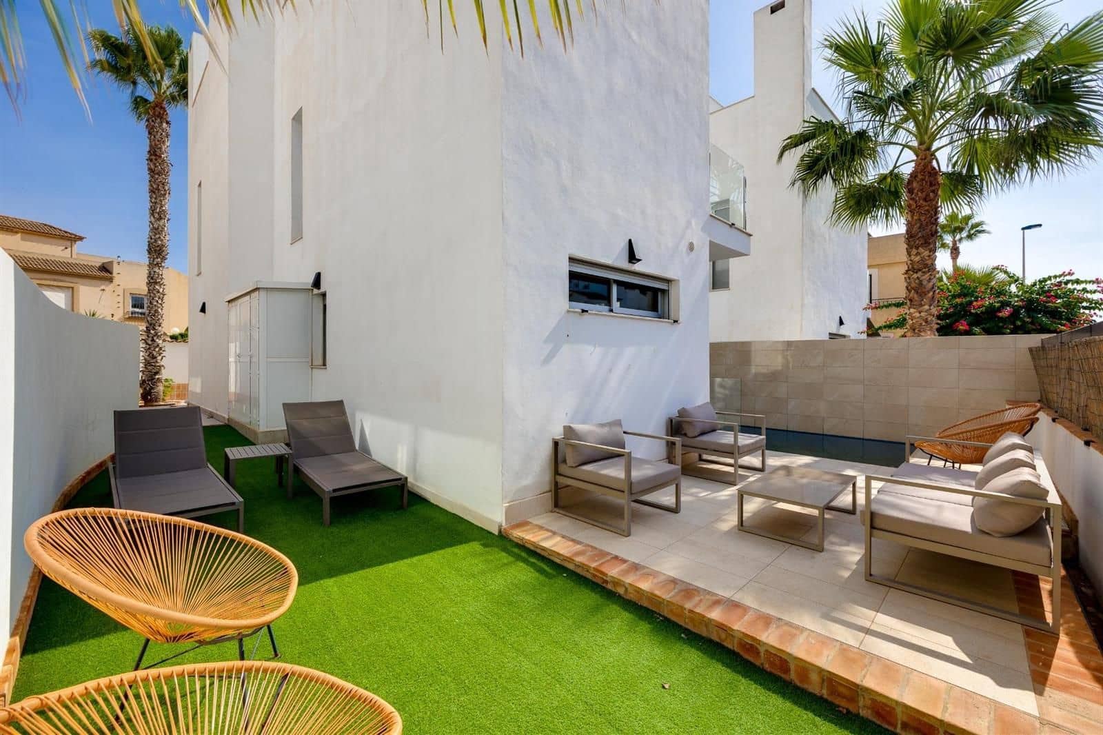 3 chambre Villa/Maison à vendre à Torrevieja avec piscine - 439 000 € (Ref: 9425852)