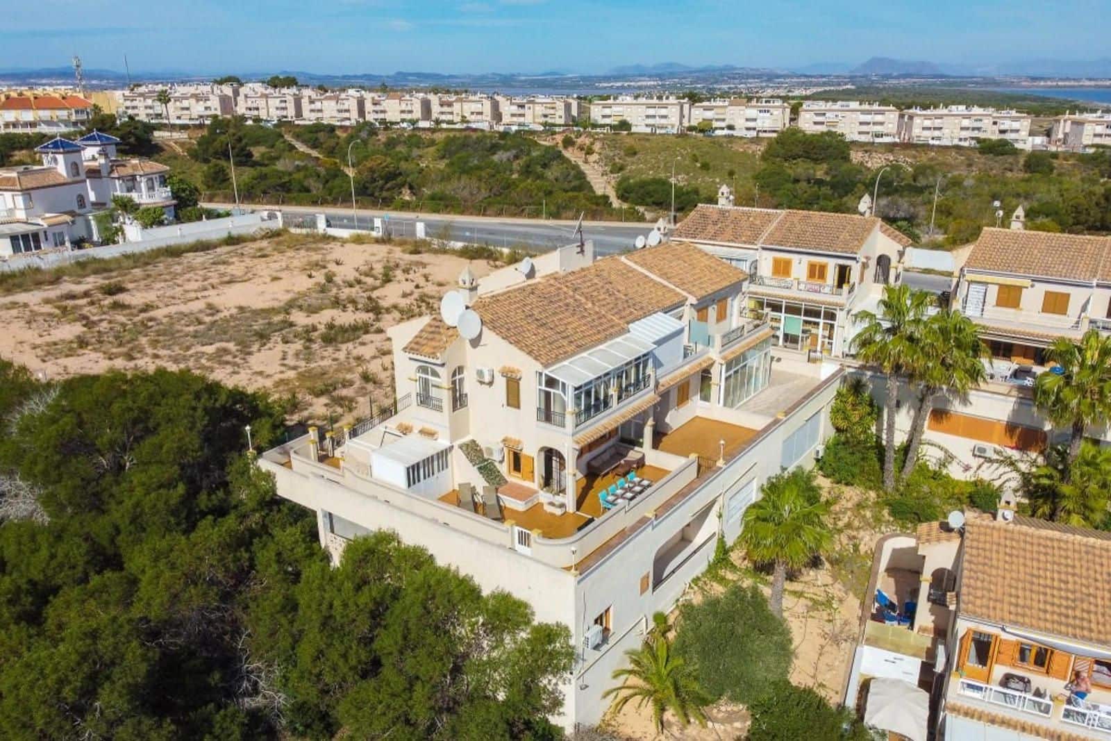 2 bedroom Villa for sale in Aguas Nuevas with pool - € 179,999 (Ref: 9426460)