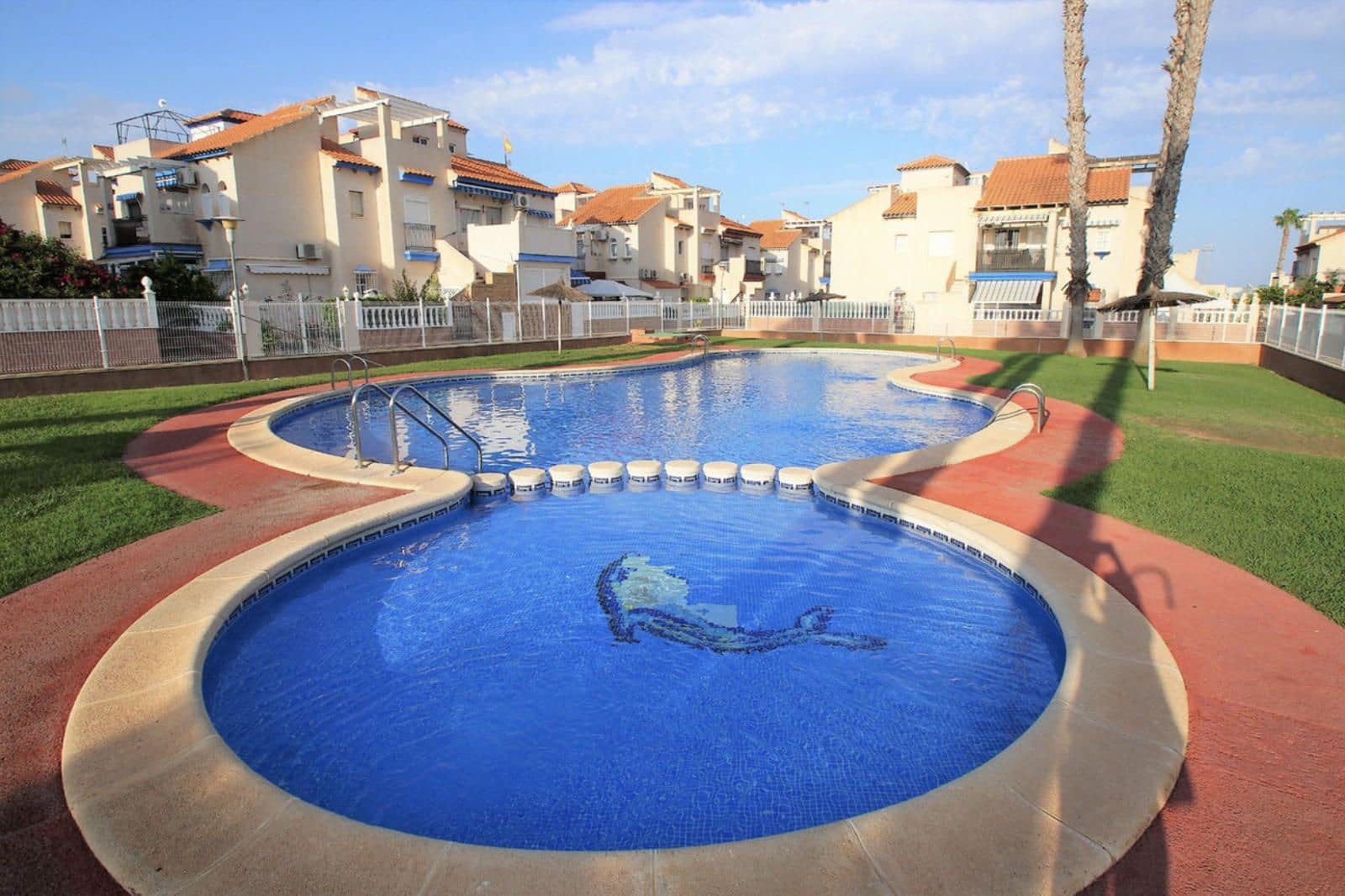 2 soveværelse Villa til salg i Playa Flamenca med swimmingpool - € 145.000 (Ref: 9428933)