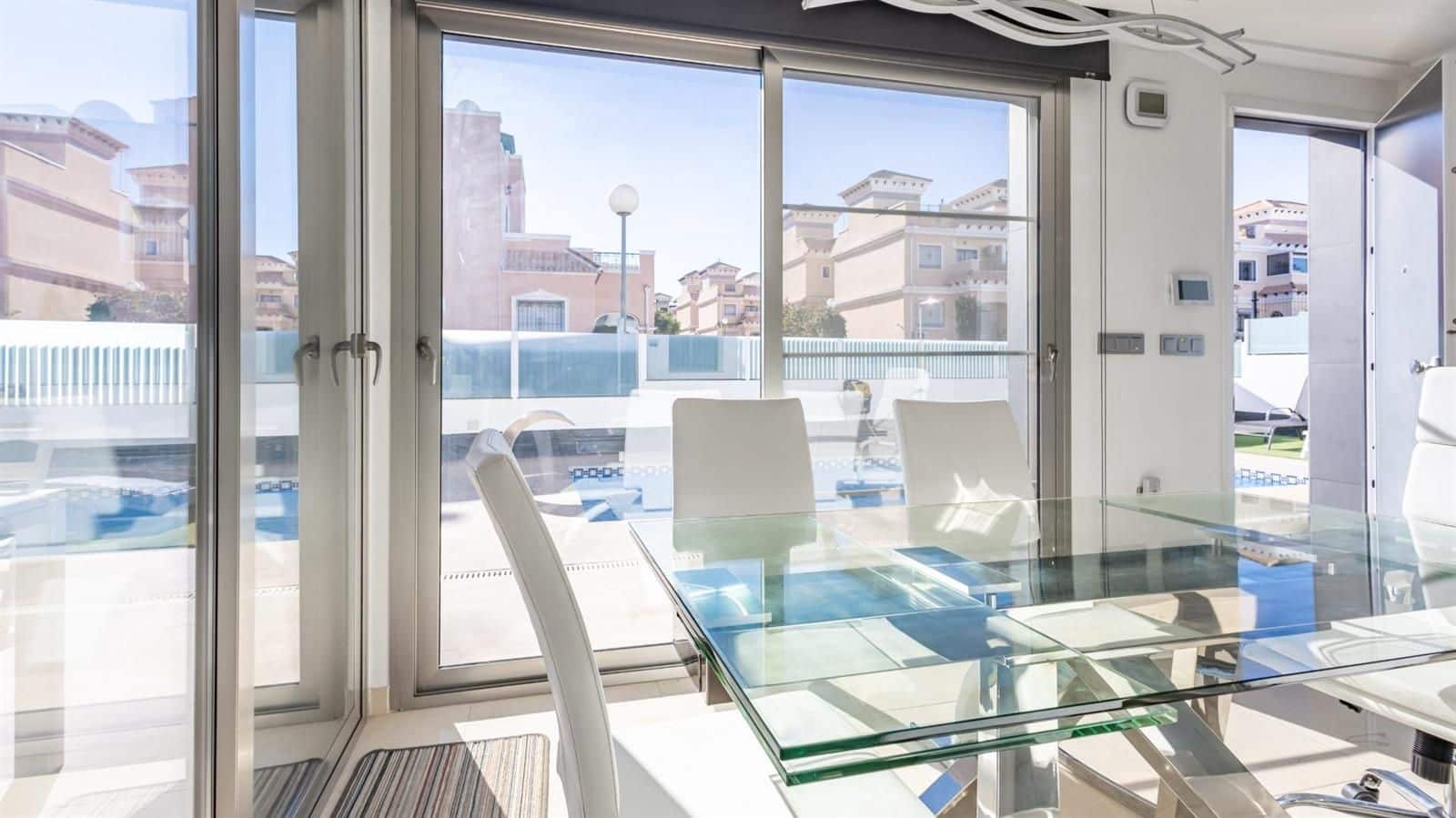 4 Zimmer Villa zu verkaufen in Orihuela Costa mit Pool Garage - 630.000 € (Ref: 9431708)