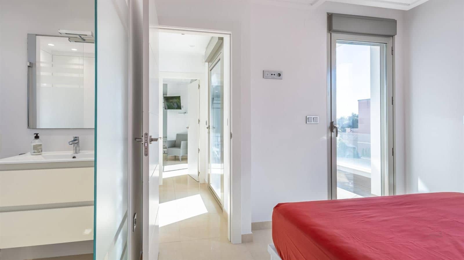 4 Zimmer Villa zu verkaufen in Orihuela Costa mit Pool Garage - 630.000 € (Ref: 9431708)