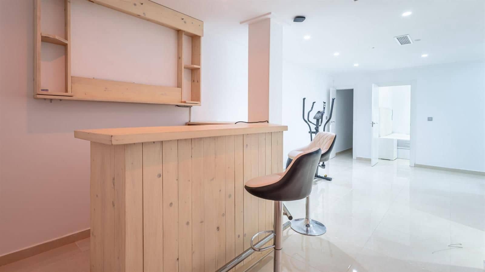 4 Zimmer Villa zu verkaufen in Orihuela Costa mit Pool Garage - 630.000 € (Ref: 9431708)