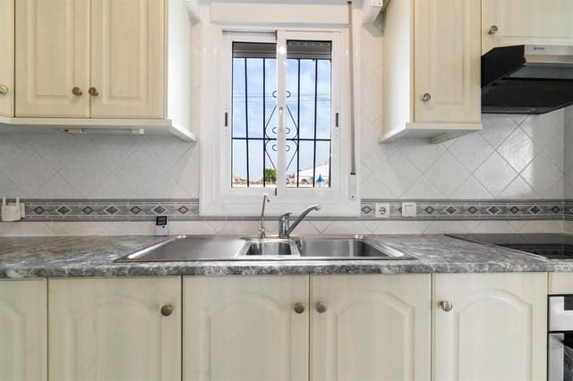 4 sovrum Villa till salu i El Chaparral, Torrevieja med pool garage - 549 000 € (Ref: 9431709)