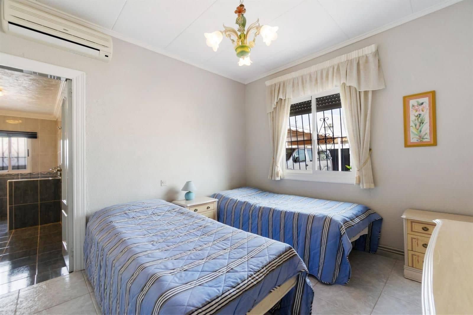 4 sovrum Villa till salu i Torrevieja med pool garage - 549 000 € (Ref: 9431709)