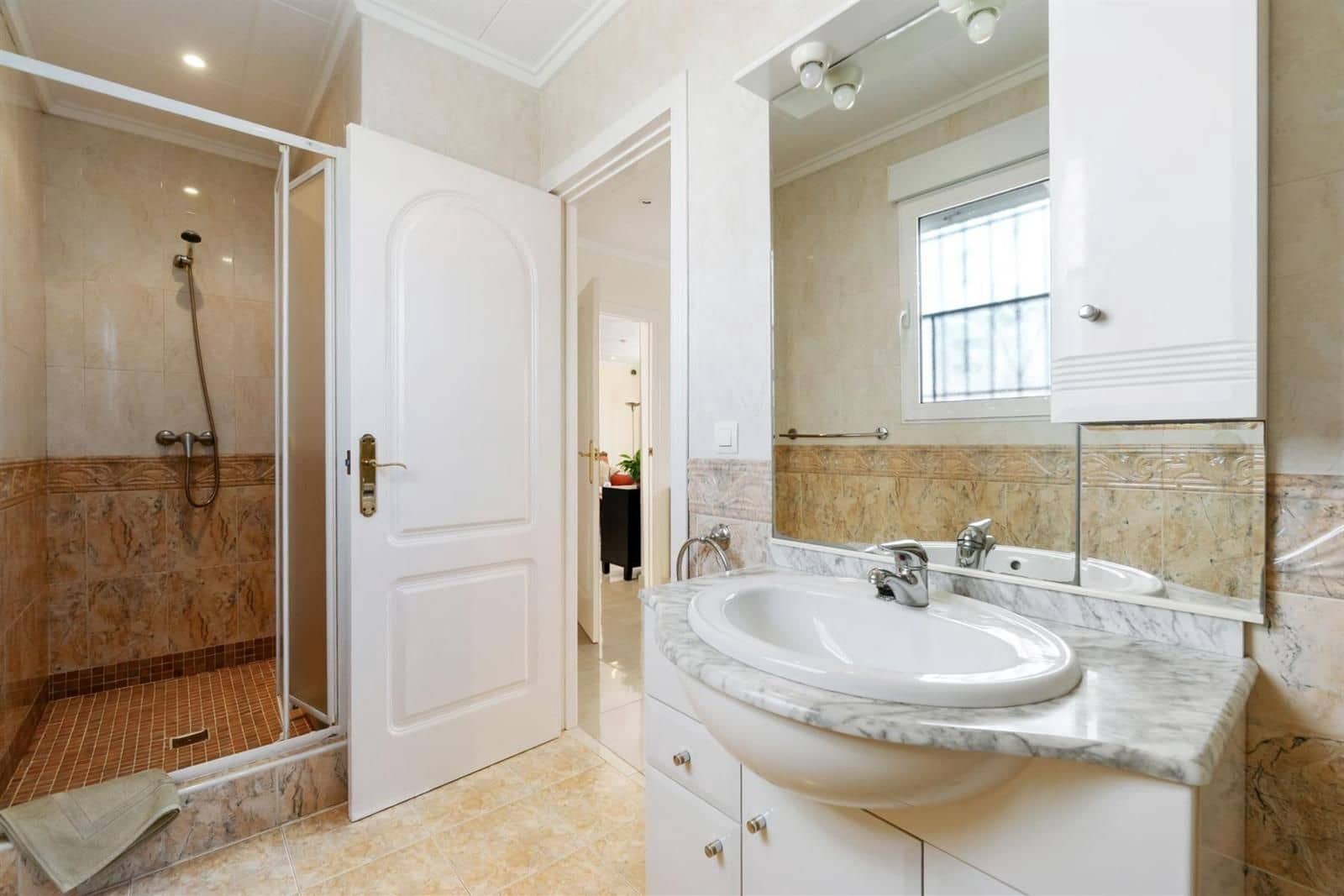 4 sovrum Villa till salu i Torrevieja med pool garage - 549 000 € (Ref: 9431709)