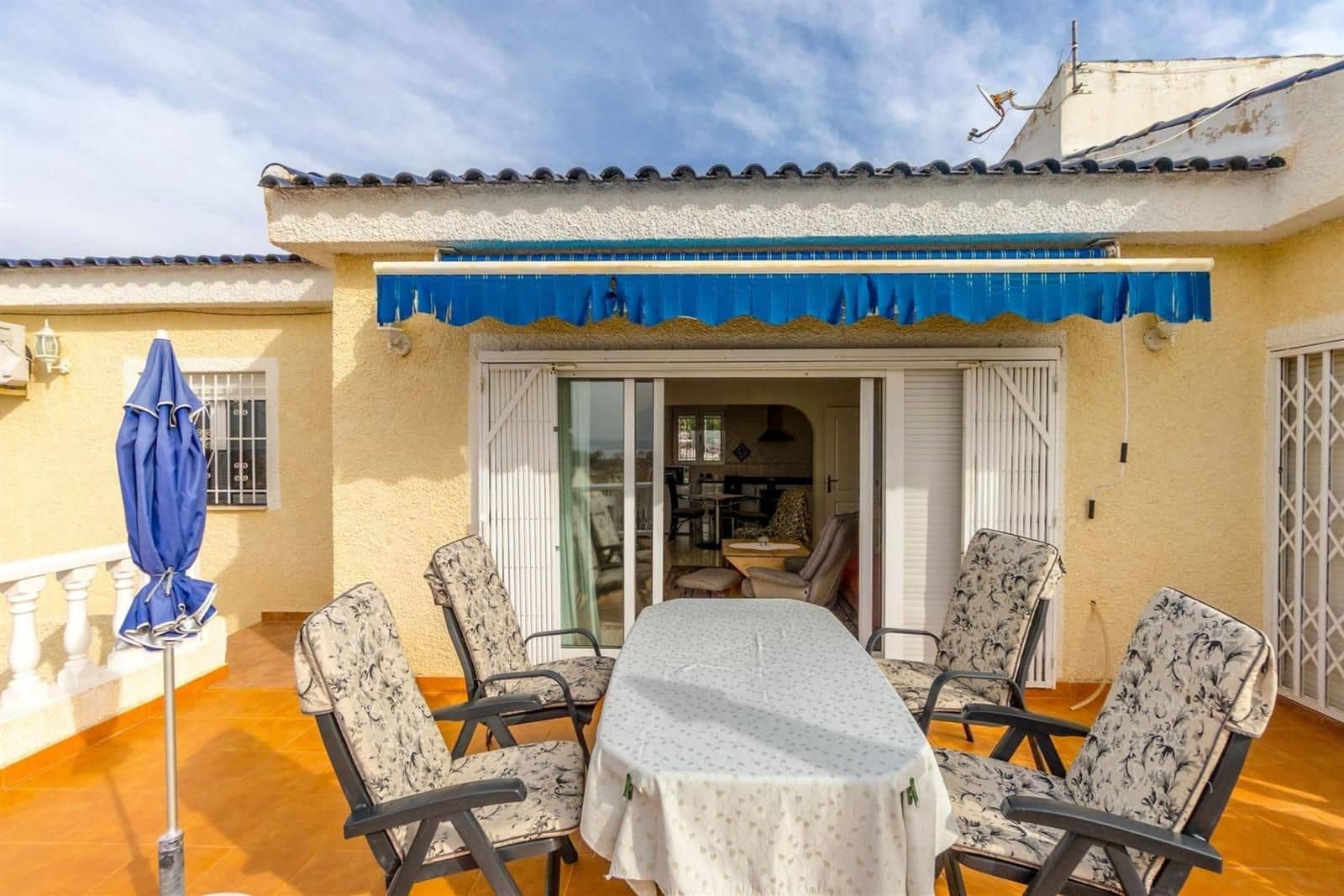 4 sovrum Villa till salu i Torrevieja med pool garage - 549 000 € (Ref: 9431709)