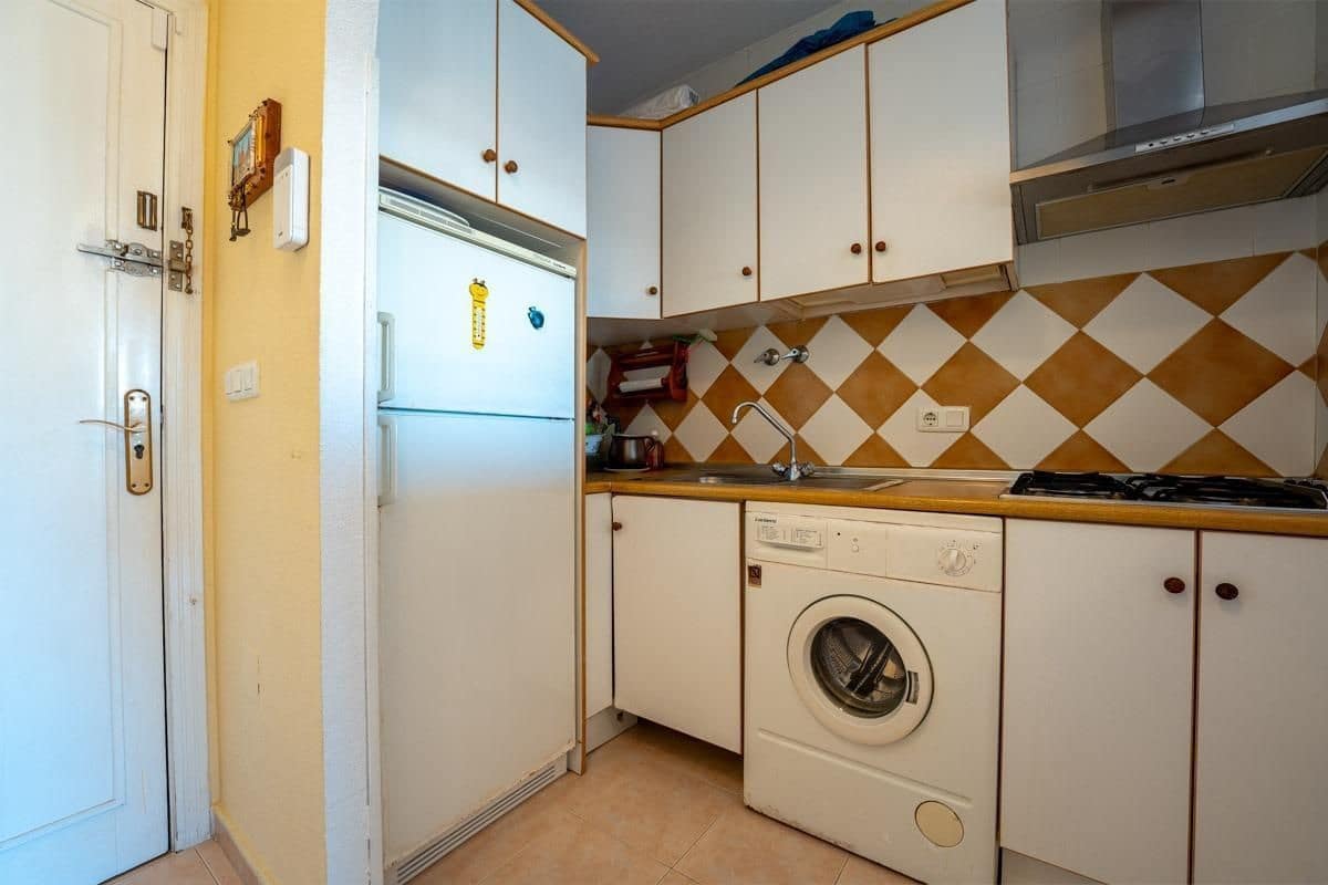 2 soverom Leilighet til salgs i Torrevieja - € 129 000 (Ref: 9443986)