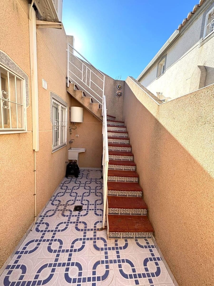 2 sovrum Villa till salu i Torrevieja med pool garage - 169 000 € (Ref: 9443988)