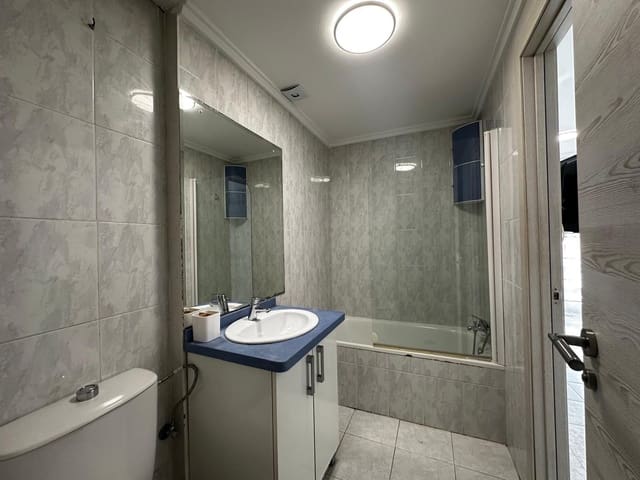 1 quarto Apartamento para venda em Centro - Muelle Pesquero, Torrevieja com piscina - 92 000 € (Ref: 9449608)