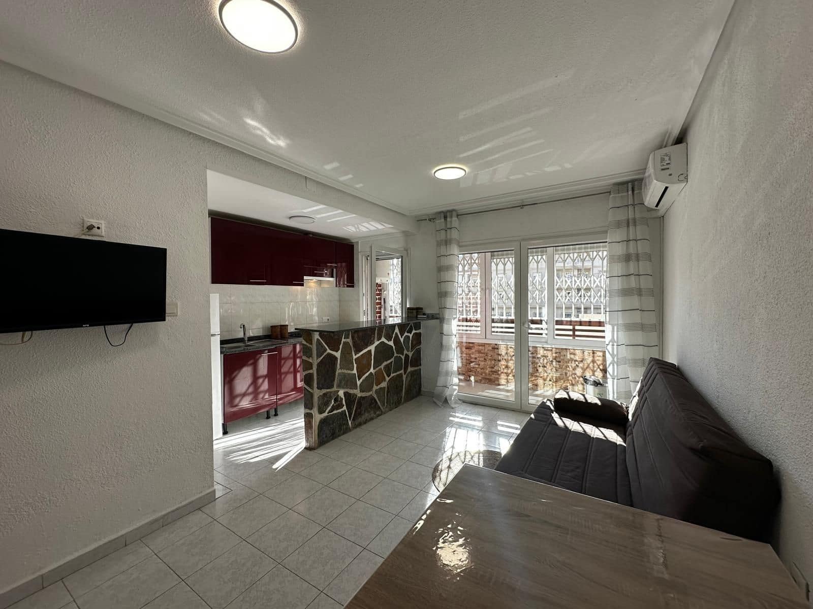 1 quarto Apartamento para venda em Torrevieja com piscina - 92 000 € (Ref: 9449608)