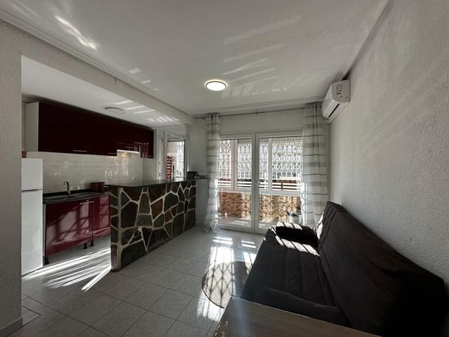 1 quarto Apartamento para venda em Centro - Muelle Pesquero, Torrevieja com piscina - 92 000 € (Ref: 9449608)