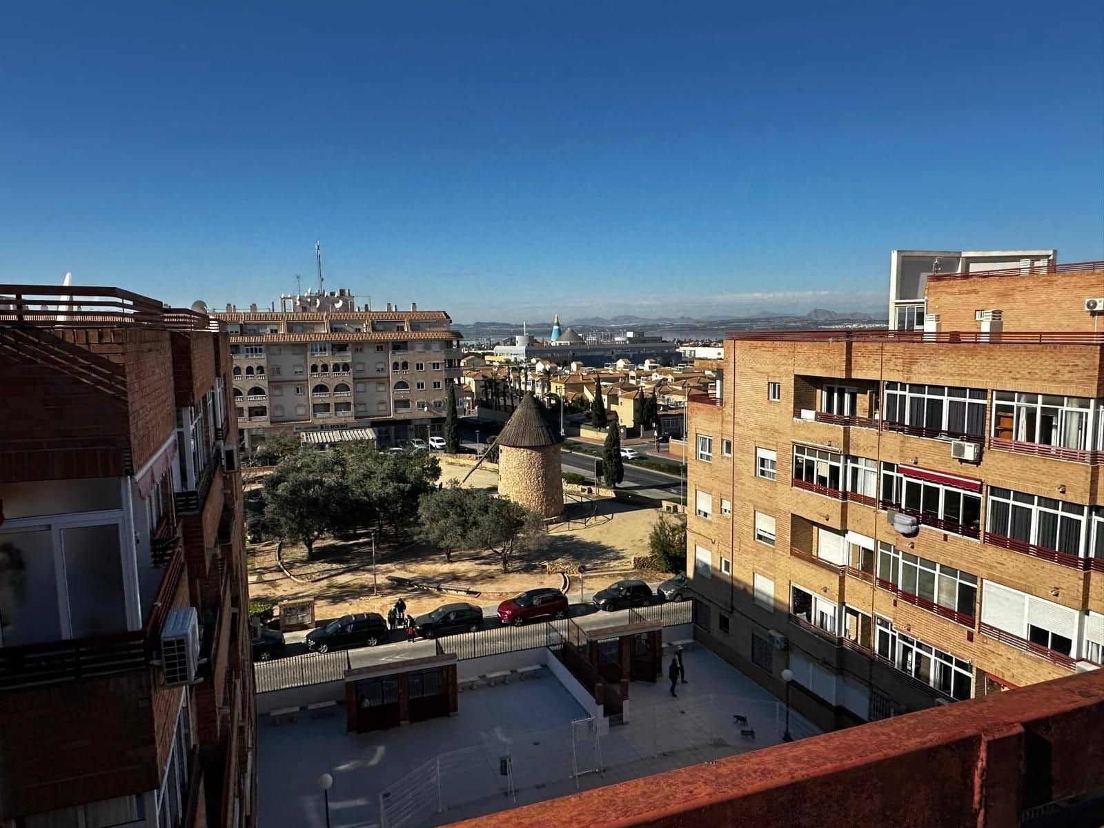 1 quarto Apartamento para venda em Torrevieja com piscina - 92 000 € (Ref: 9449608)