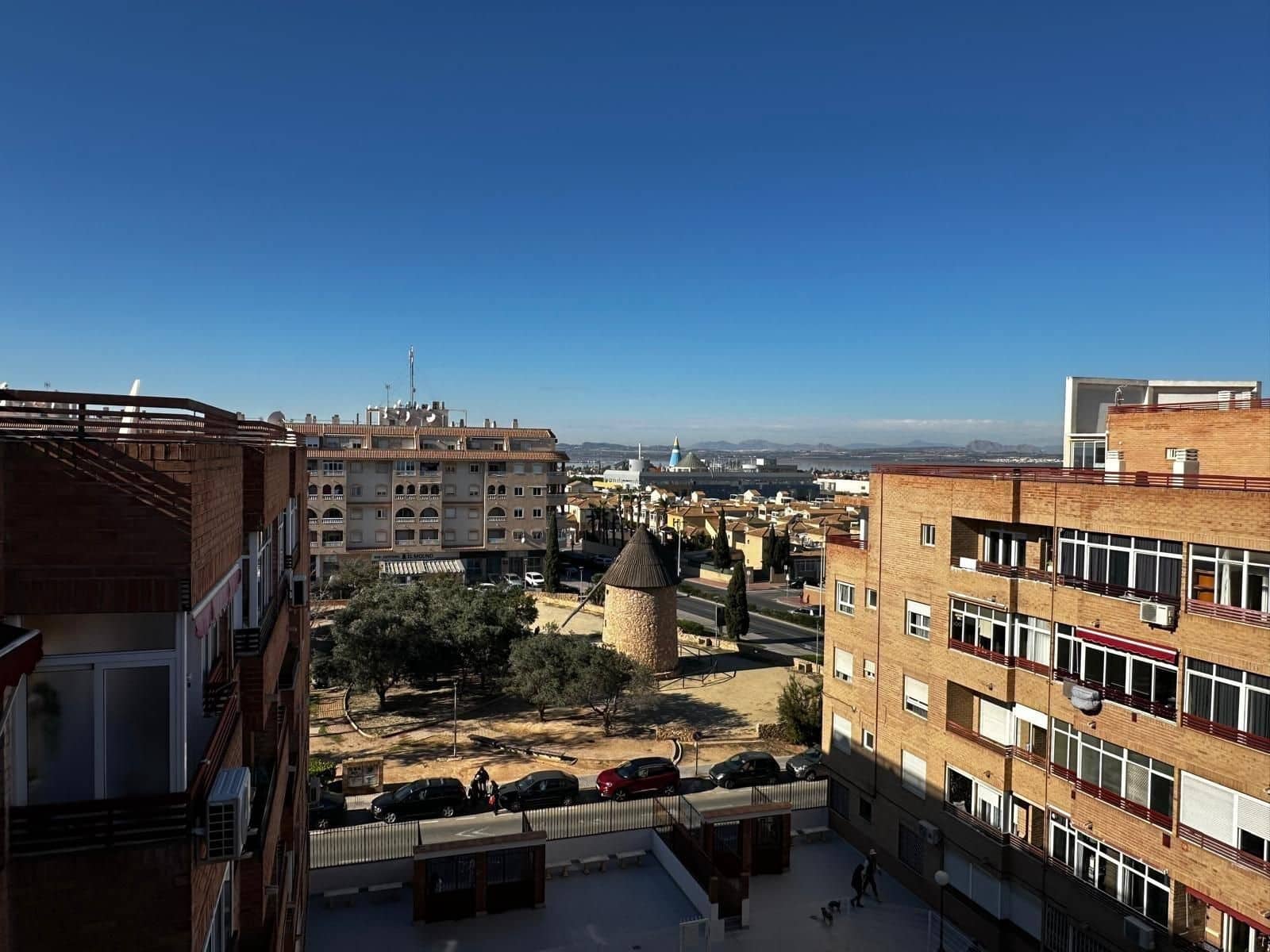 1 quarto Apartamento para venda em Torrevieja com piscina - 92 000 € (Ref: 9449608)