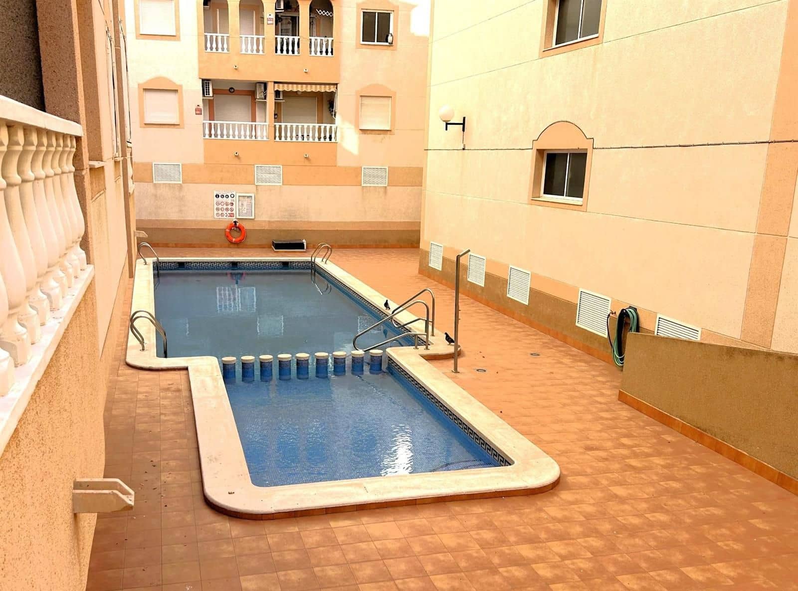 2 bedroom Flat for sale in Torrevieja with pool - € 114,000 (Ref: 9449609)