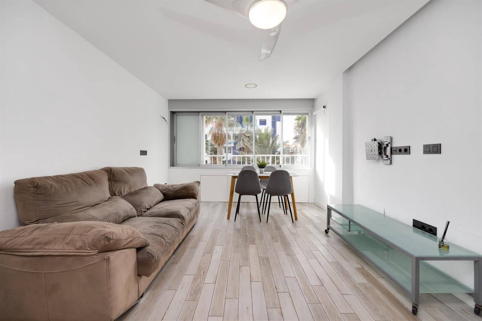 2 makuuhuone Asunto myytävänä paikassa Punta Prima mukana uima-altaan 
autotalli - 199 000 € (Ref: 9449611)